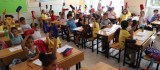 Başkan Güder'den Uyum Eğitimi Alan Minik Öğrencilere Kırtasiye Sürprizi