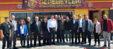 İYİ Parti Heyetinden Derebeyleri Malatyaspor Taraftarlar Derneğine Ziyaret