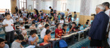 Kur'an Kursu Öğrencilerine Dondurmalar Başkan Güder'den